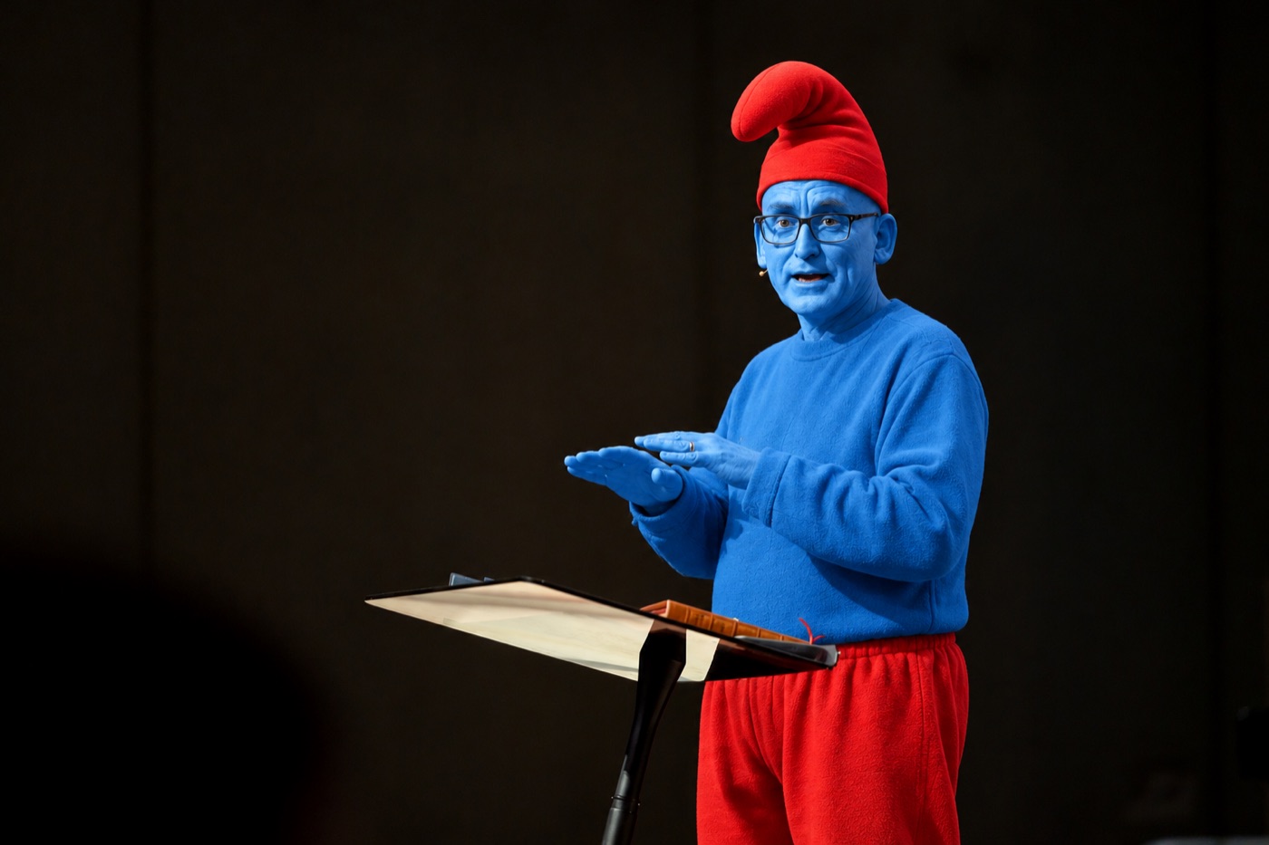 Mentor Smurf preaching